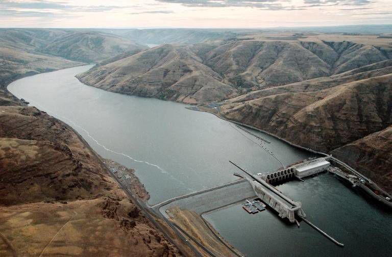 Lower_Granite_Dam_-_Snake_River.jpg